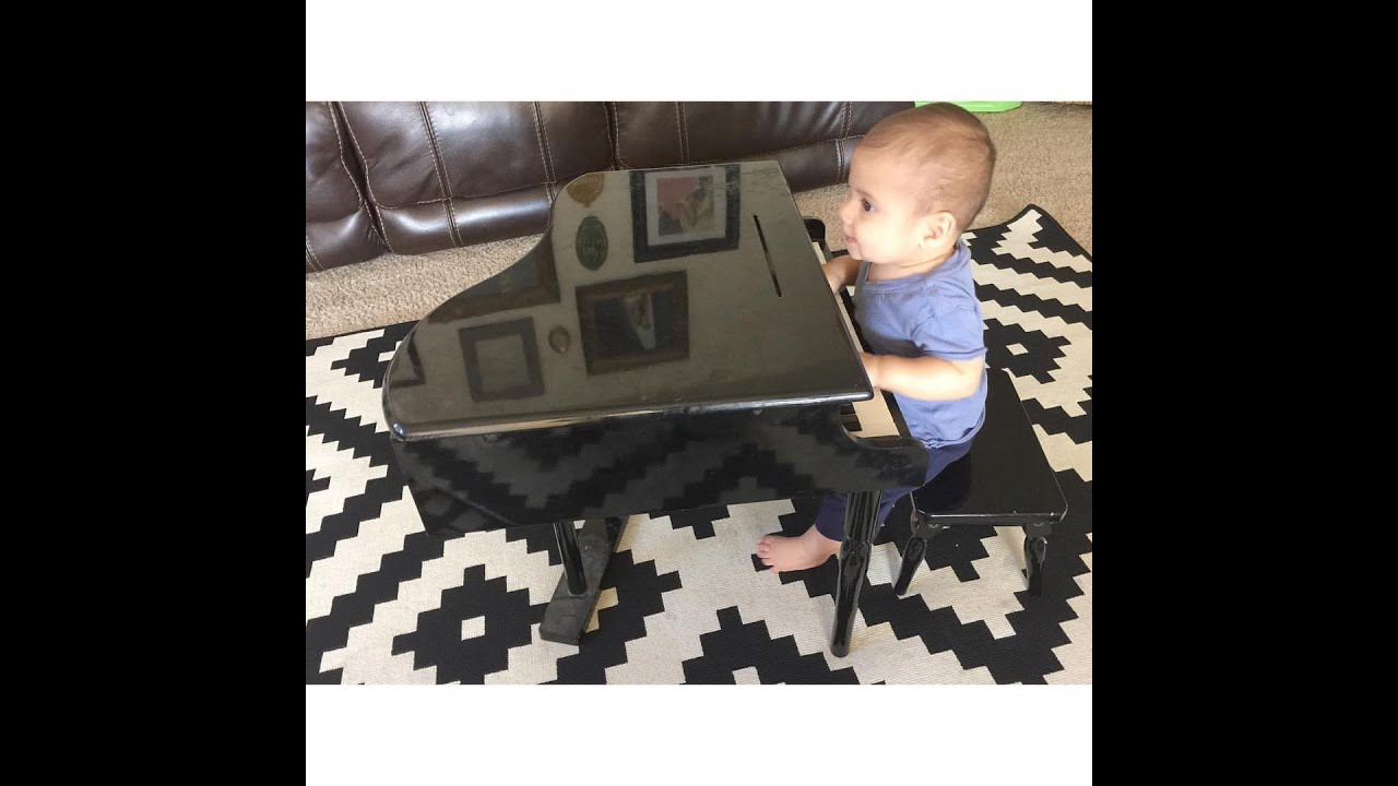 Baby Pianist! (9-17-15 – Day 85)