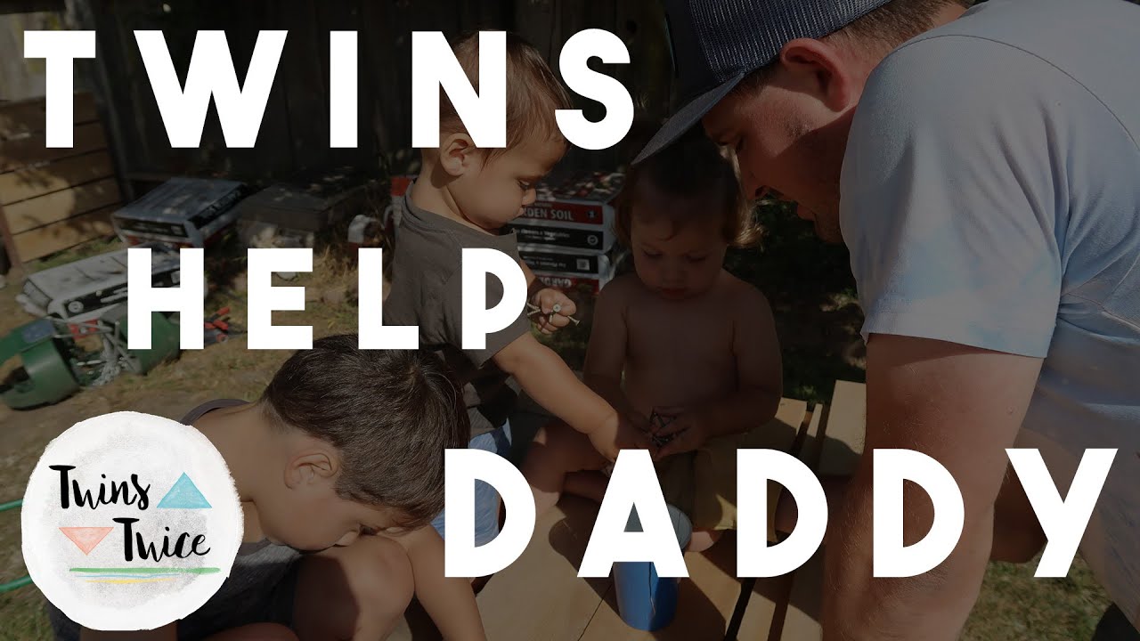Baby Twins Helps Daddy (6-5-16 – Day 200)